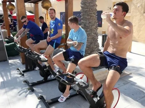 Maguire tỏ ra khác biệt, Mount bật cao đỉnh chẳng kém đá bóng