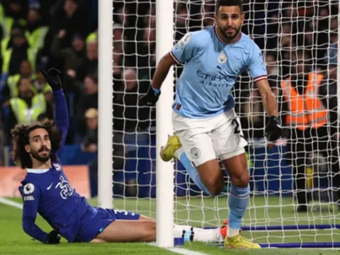 Jamie Carragher: "Cậu ấy không muốn phòng ngự"