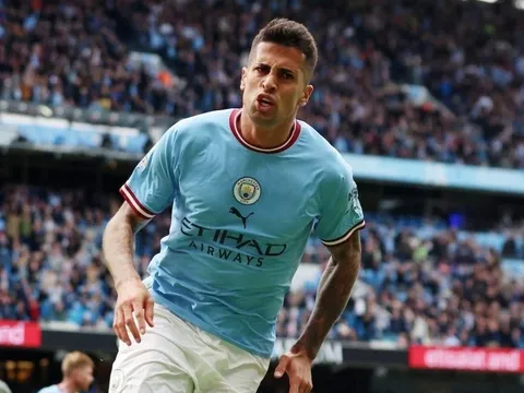 Man City cho Bayern mượn miễn phí Cancelo