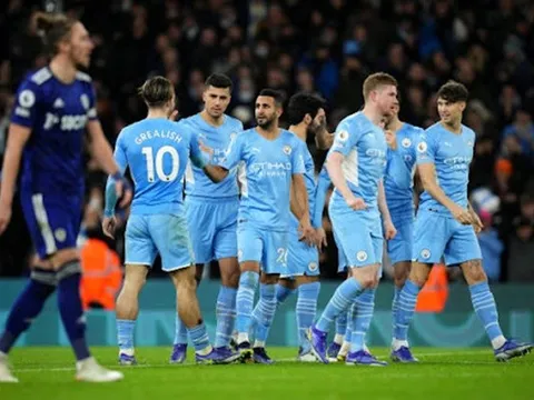 Man City của Pep ngày càng biến ảo
