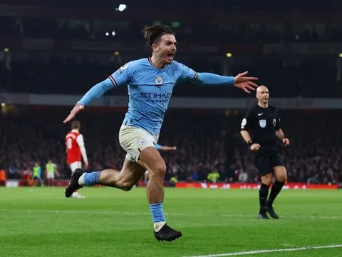 Đả bại Arsenal, Man City lên ngôi đầu, top 3 Premier League cực căng