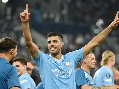 Man City không thể sống thiếu Rodri