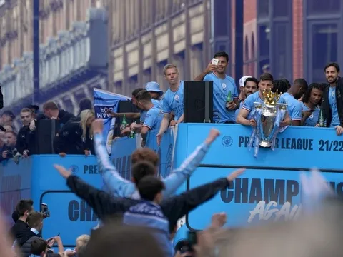 Man City lên kế hoạch diễu hành cú ăn ba