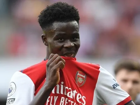 Man City, Liverpool theo sát Bukayo Saka