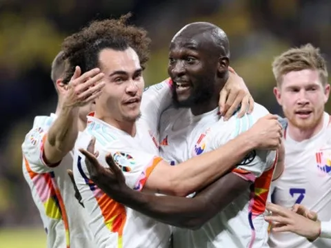 Màn lột xác của người thừa Chelsea