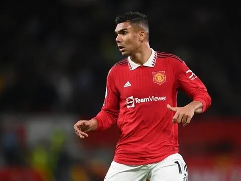 Màn trình diễn lột xác giúp Casemiro nối gót Martinez, Eriksen