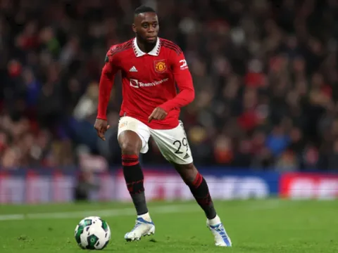 Man United chịu lỗ, bán Aaron Wan-Bissaka