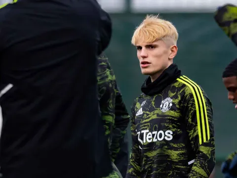 Man United đấu Barcelona: Antony trở lại; Garnacho khoe tóc mới lạ lẫm