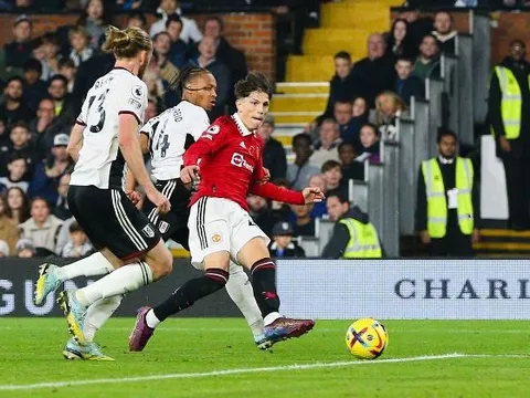 Man United - Fulham: 1 bàn; Gục ngã ở Old Trafford