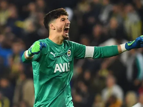 Man United hỏi mua sao Fenerbahce