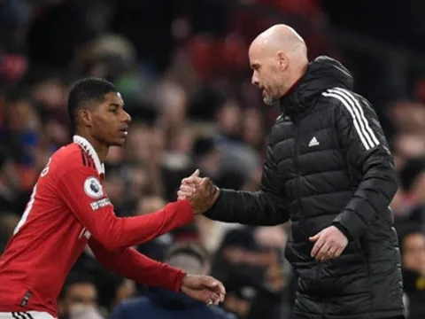 Man United: Khó nhưng chưa khổ