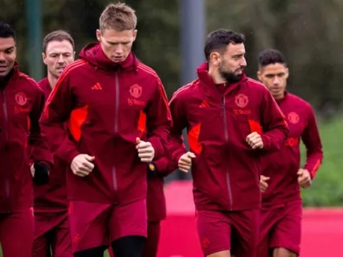 Man United sẽ lạc trôi về đâu trong tháng 10?