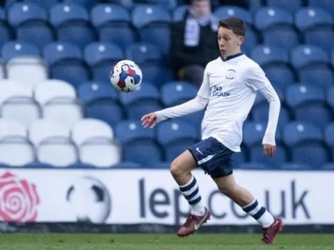 Man United theo đuổi thần đồng ghi 5 bàn trong 1 trận đấu