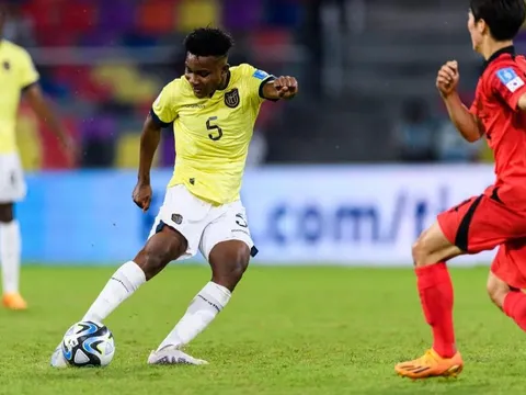 Man United tranh mua 'Caicedo mới' với Juve, Barca