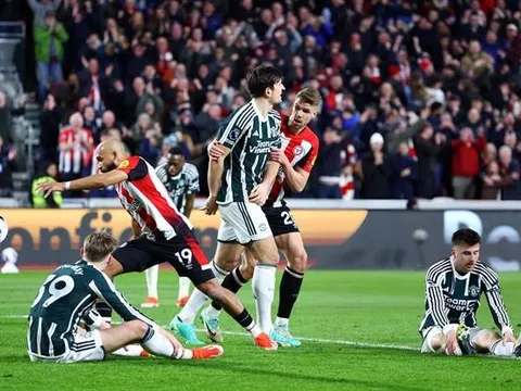 Choáng váng với Man United