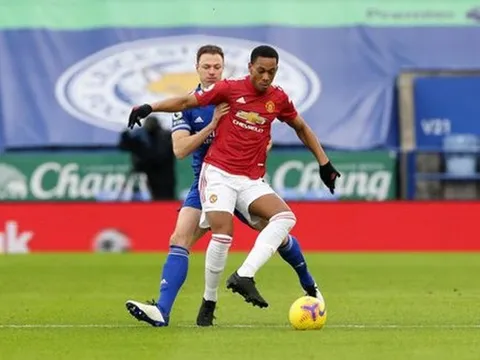 M.U chia điểm thất vọng, chuyên gia chỉ trích dữ dội 'kẻ phung phí'