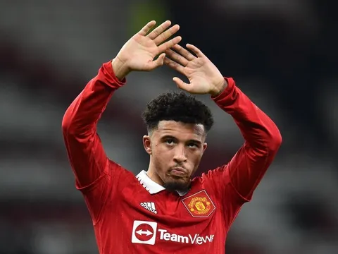 "Man Utd đang mắc kẹt với Sancho"