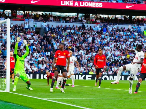 Man Utd tái diễn sai lầm với một vụ mua sắm hoảng loạn khác