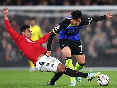 Man Utd lo sốt vó khi mất Casemiro