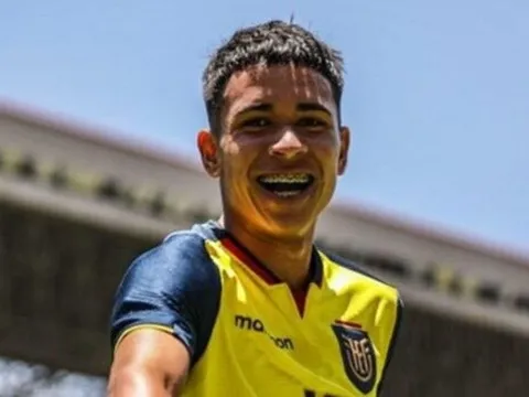 Man Utd mua thần đồng 15 tuổi