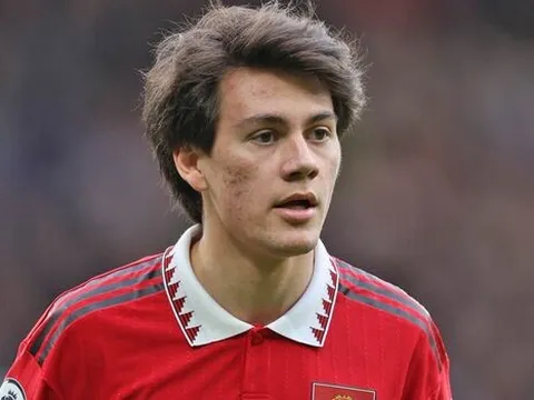 Ten Hag khuyên Facundo Pellistri nên đi 'du học'