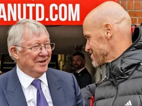 Sai lầm kéo dài 6 năm của Sir Alex mà Ten Hag cần tránh