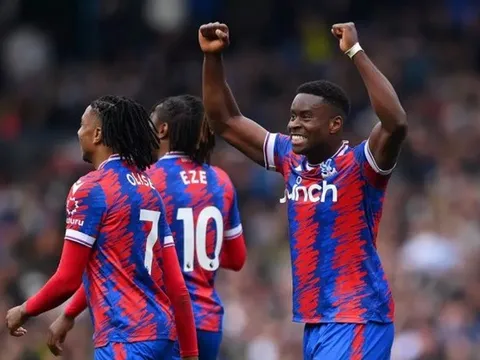 Man Utd nhận cú hét 60 triệu bảng