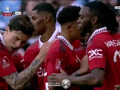 Man Utd nổi giận khi Lindelof bị tấn công