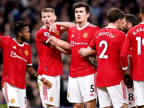 Rio Ferdinand: "Muốn hồi sinh sự nghiệp, cậu ấy cần rời M.U"