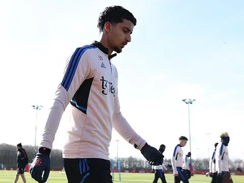 Man Utd thể hiện sự lọc lõi trên bàn đàm phán