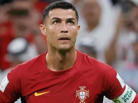 Diễn biến mới vụ Ronaldo nhận đề nghị HĐ 500 triệu euro