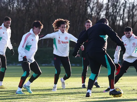 Man Utd trở lại tập luyện cho đại chiến Newcastle
