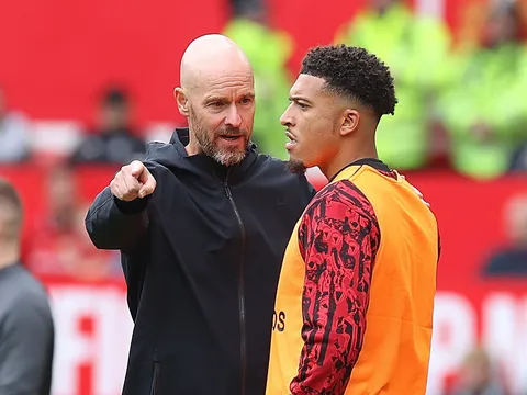 Darren Bent: Nếu muốn ở lại, Sancho đã không công khai chỉ trích Ten Hag