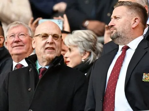 Diễn biến mới vụ đổi chủ: M.U không còn giá 6 tỷ bảng