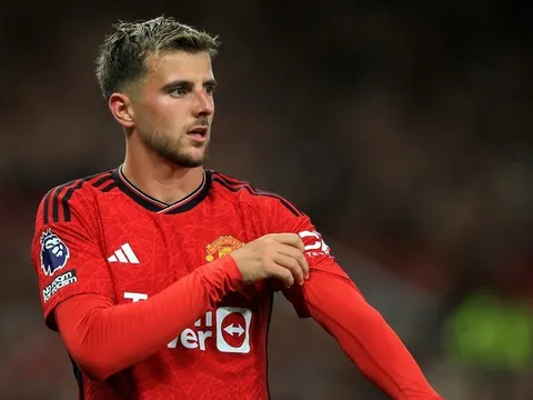 Amrabat được trả lại đúng vị trí, Mount ngồi dự bị?