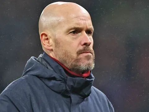 Ten Hag bị chỉ trích vì bình luận về chấn thương của Eriksen