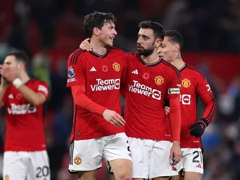 Nghịch lý trong cuộc khủng hoảng của Manchester United