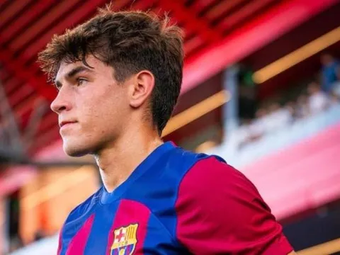 Marc Guiu ra mắt Barca, ghi bàn sau 23 giây