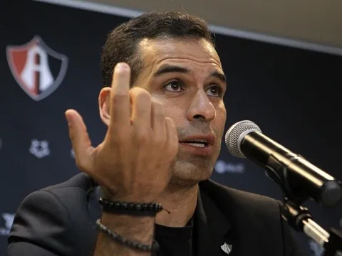 BLĐ Barca không hài lòng với Rafael Marquez