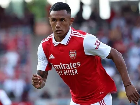 NÓNG! Arsenal gửi thần đồng về quê