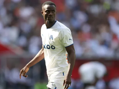 Marseille ra quyết định khiến Man United chưng hửng với Eric Bailly