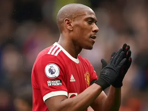 Dwight Yorke: "Martial đang bị đối xử bất công"
