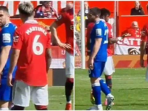 Martinez lại khiến CĐV Man Utd bấn loạn