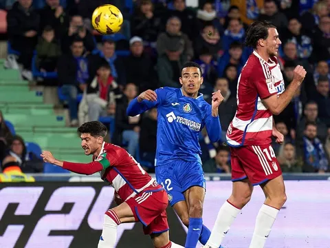 Quá tinh quái, Greenwood ở trình độ Champions League