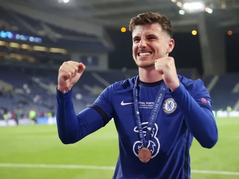 Diễn biến mới vụ Mason Mount tới Old Trafford