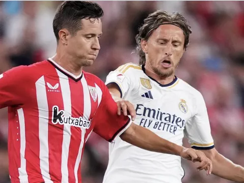 Mất suất đá chính, Modric cân nhắc chia tay Real Madrid