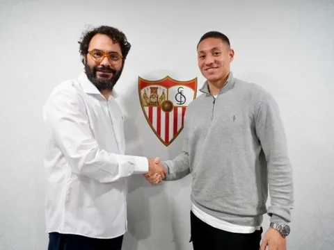 CHÍNH THỨC! Tiền đạo 20 tuổi chia tay Man United, gia nhập Sevilla