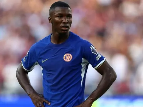 Pochettino báo tin dữ về Moises Caicedo