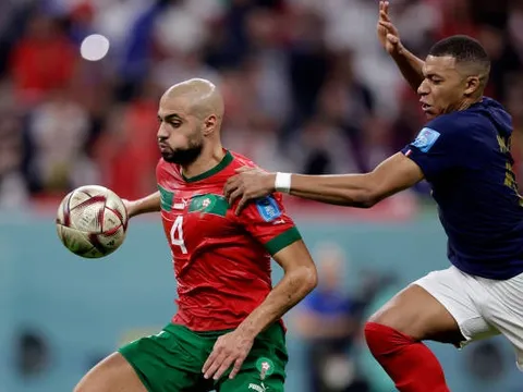 'Máy quét' Maroc cày nát tuyến giữa của Pháp