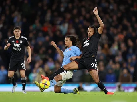 Man Utd tìm ra phương án bất ngờ thay Wan-Bissaka